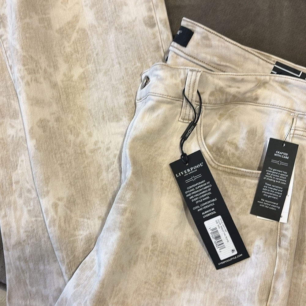 Liverpool Hannah Crop Flare Jeans Biscuiy Tan Tie Dye Size 16/33 NWT $109 - Picture 1 of 8